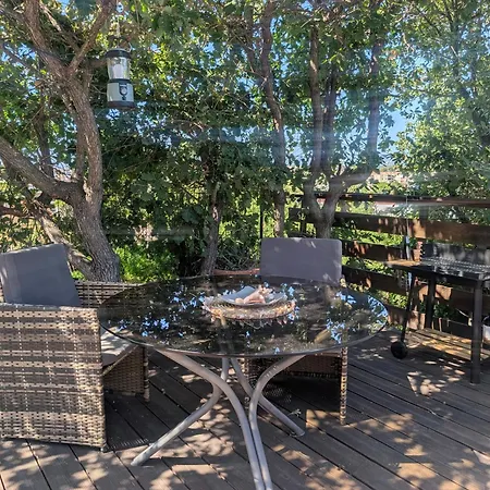 Guest house Le Petit Nid Avec Piscine Privative Chauffee Saint-Raphael (Var)