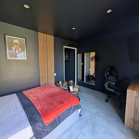 Guest house Le Petit Nid Avec Piscine Privative Chauffee